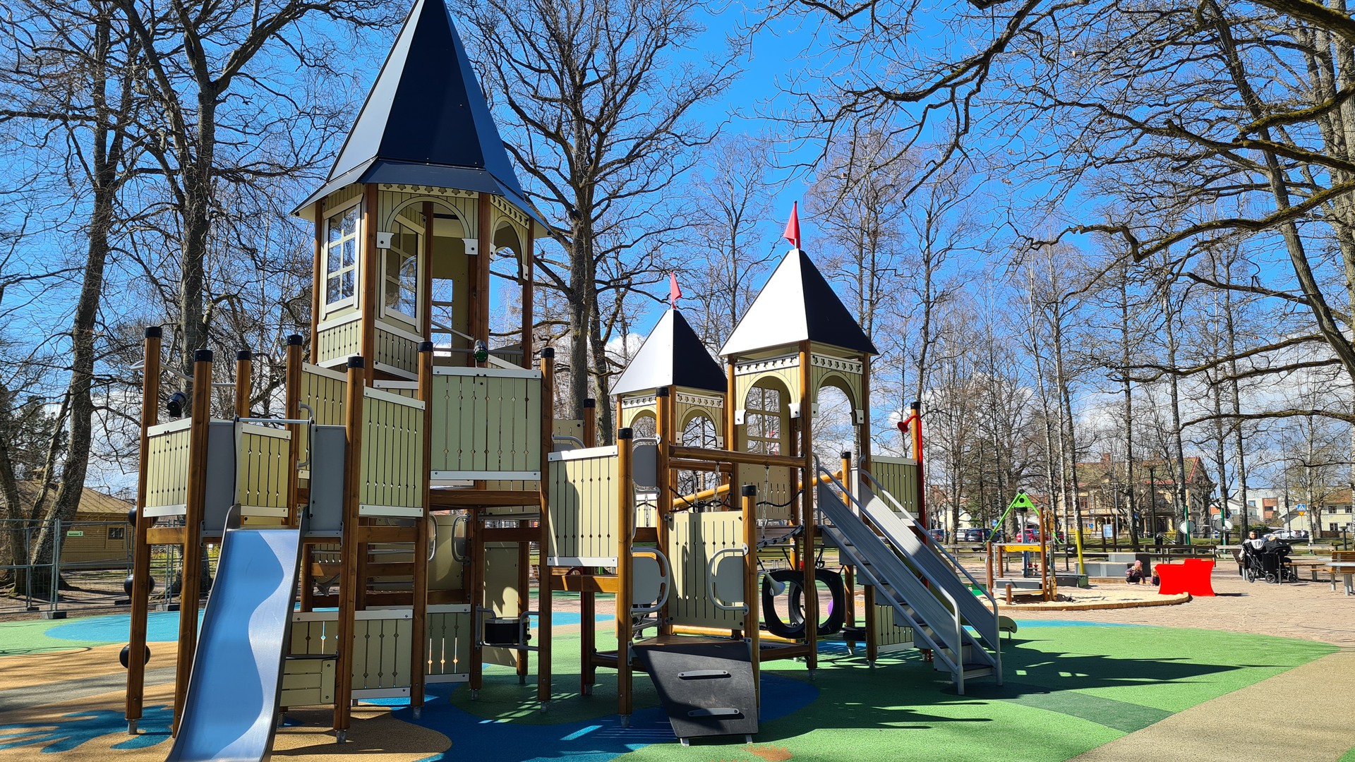 Lekplatsen i Stadsparken.