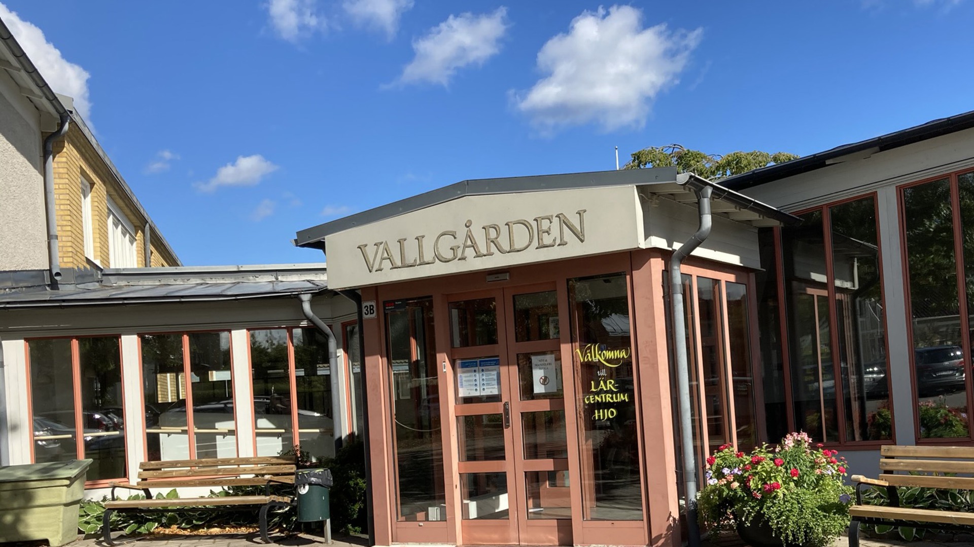 Entrén till Lärcentrum.