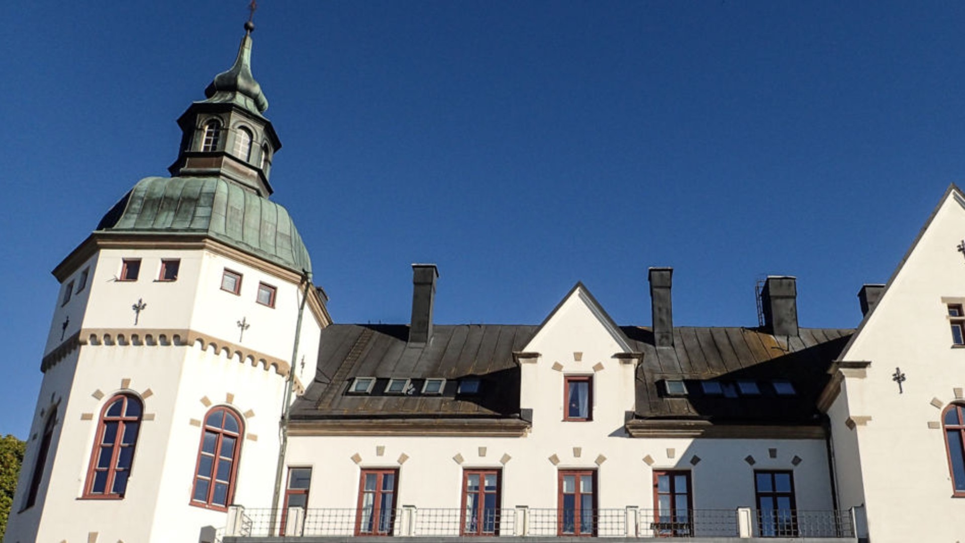 Hellidens folkhögskola, exteriör.