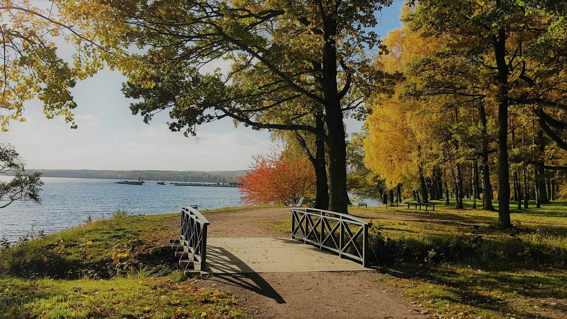 Hjo stadspark på hösten.