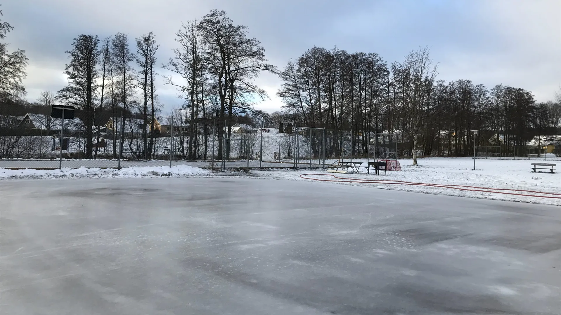 Spolad is vid lekplatsen på Hammarnsjorden.