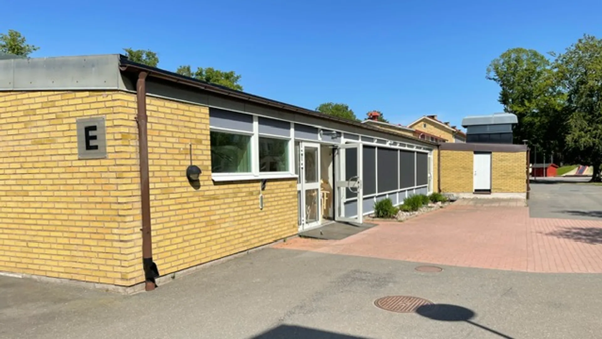 Entré till Guldkroksskolans matsal.
